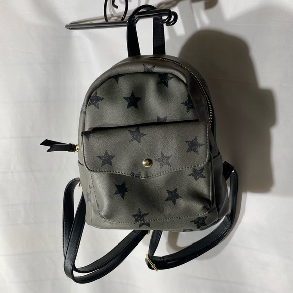 Handbags - 🌸 5 listings for 25.00 sale mini green and black backpack green color hue